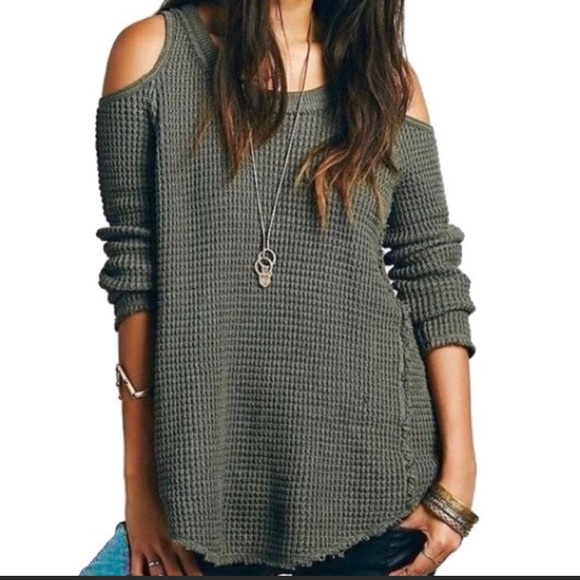 Free People Sweaters - FREE PEOPLE COLD SHOULDER GREEN SWEATER SMALL
